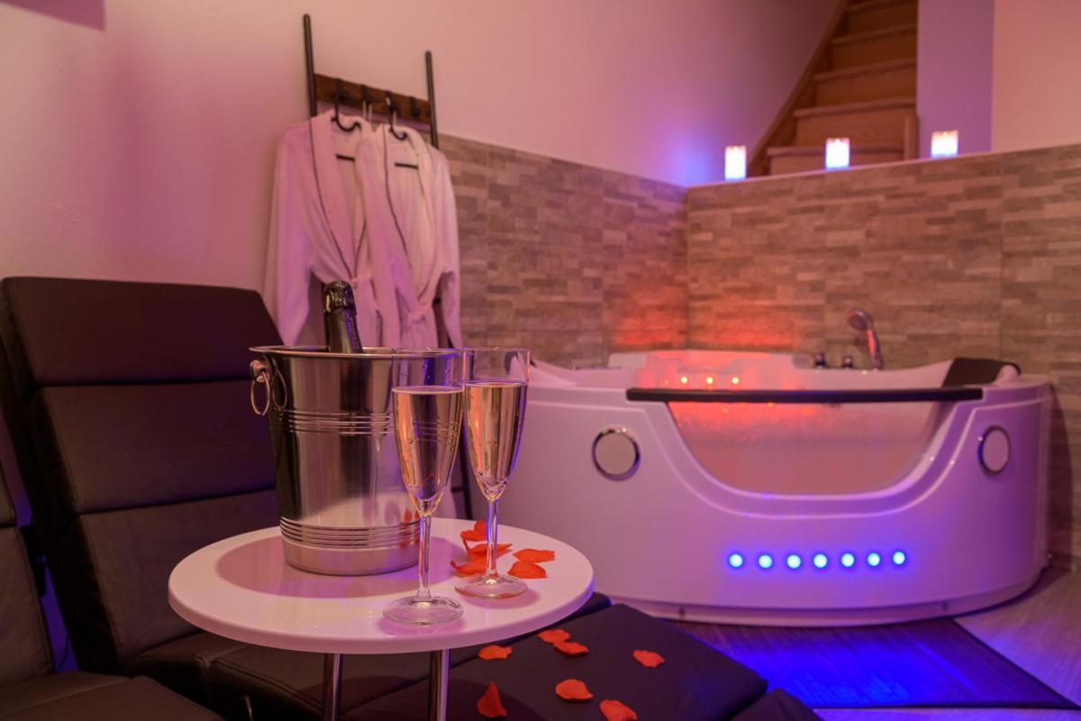 Love Room - Suite Romantique Avec Spa Privatif Le Puy-en-Velay 外观 照片