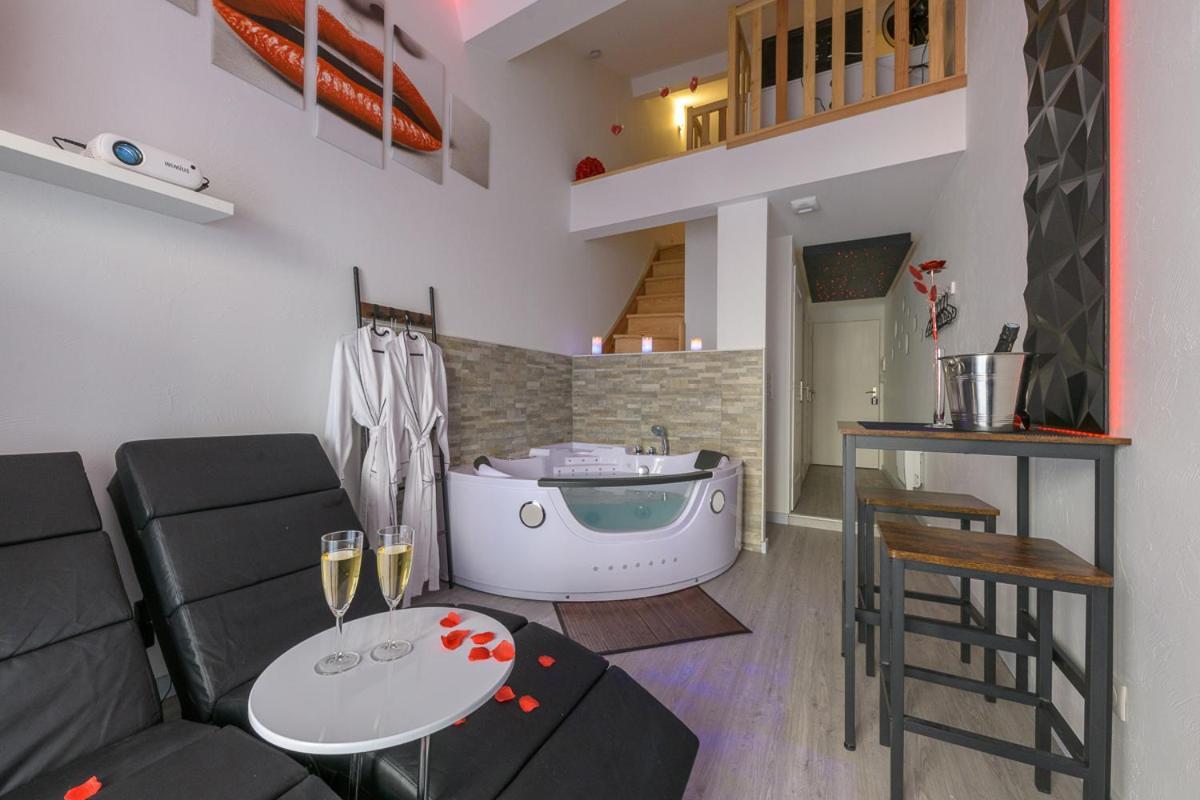 Love Room - Suite Romantique Avec Spa Privatif Le Puy-en-Velay 外观 照片
